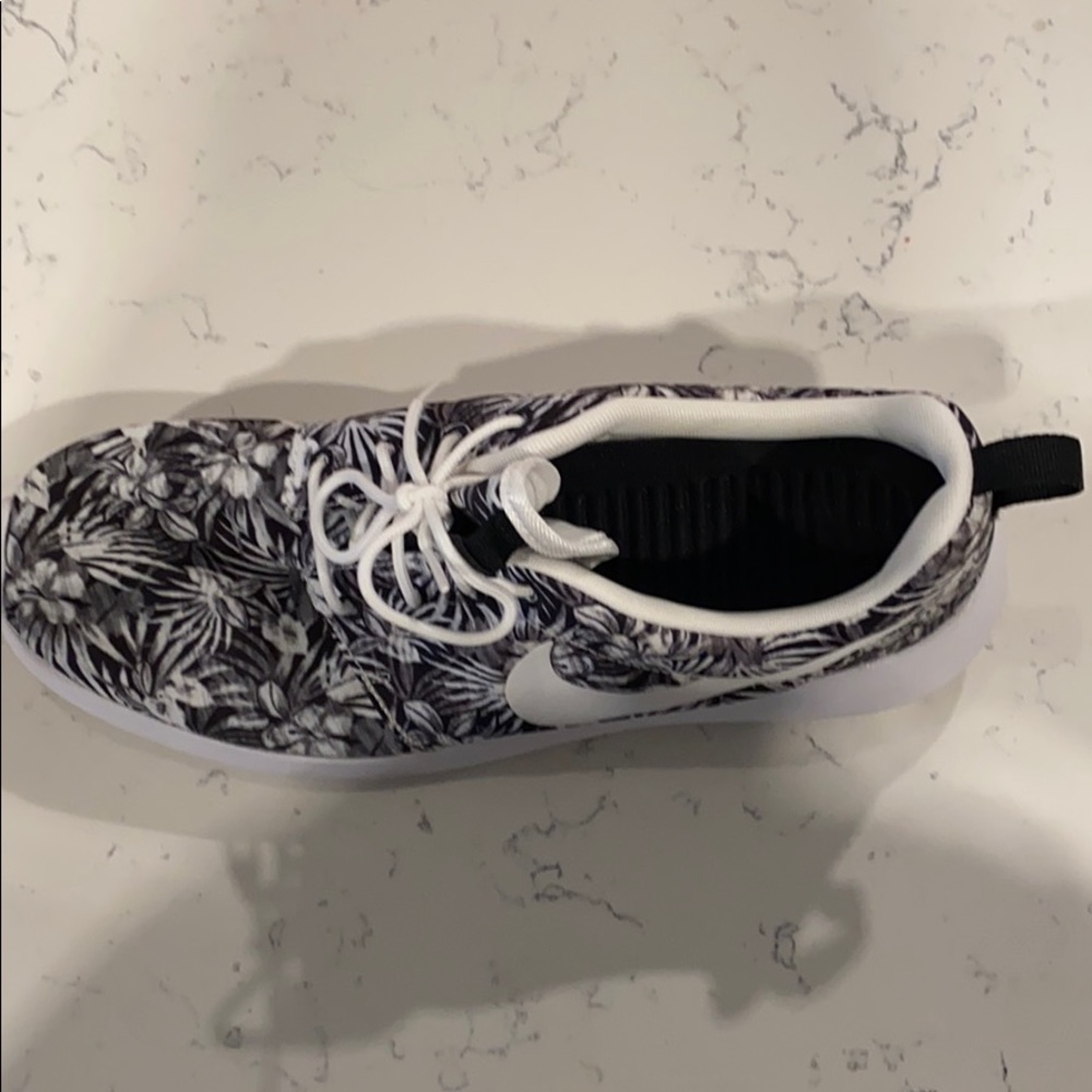 Nike Roushe - Picture 3 of 6